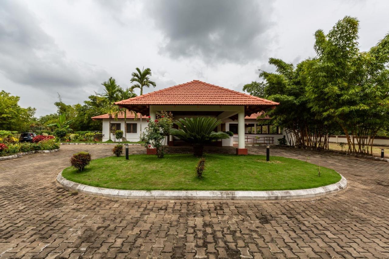 Kstdc Hotel Mayura Yagachi, Belur Belur  Buitenkant foto